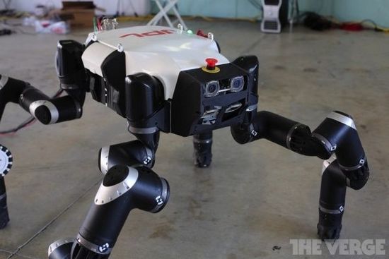 美国宇航局下属喷气推进实验室“RoboSimian”的机器人
