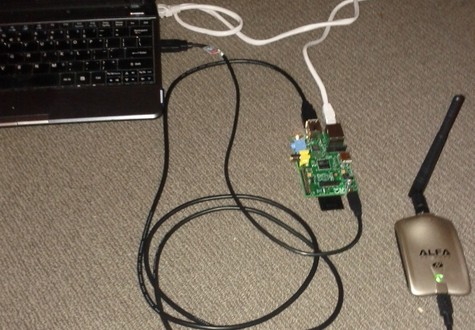 树莓派通过笔记本的USB供电,所以便携性非常好.树莓派启动的过程大概需要一分钟