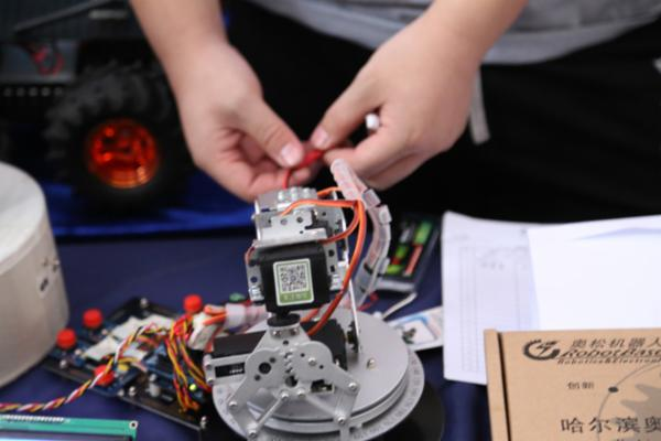 六自由度机械臂