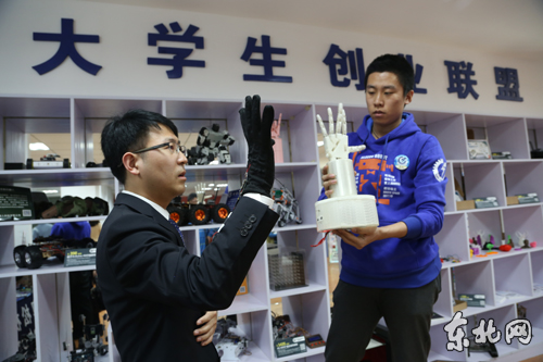 3D打印灵巧手展示